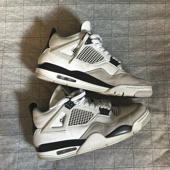 Jordan 4 Military Black - Picture 7 of 10